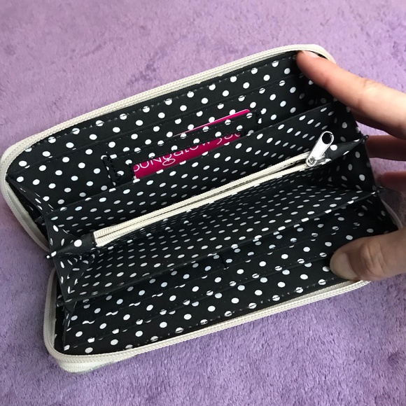 Bungalow 360 Llama Zip Around Wallet - Picture 4 of 4